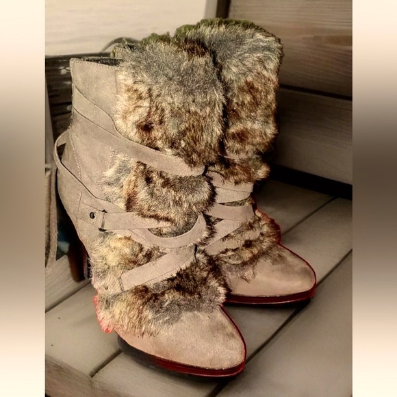 👢ELLE👢VEGAN FUR & SUEDE AROUND STRAPS 4.5” HIGH HEEL ANKLE BOOTS EUC💃 - Picture 13 of 15